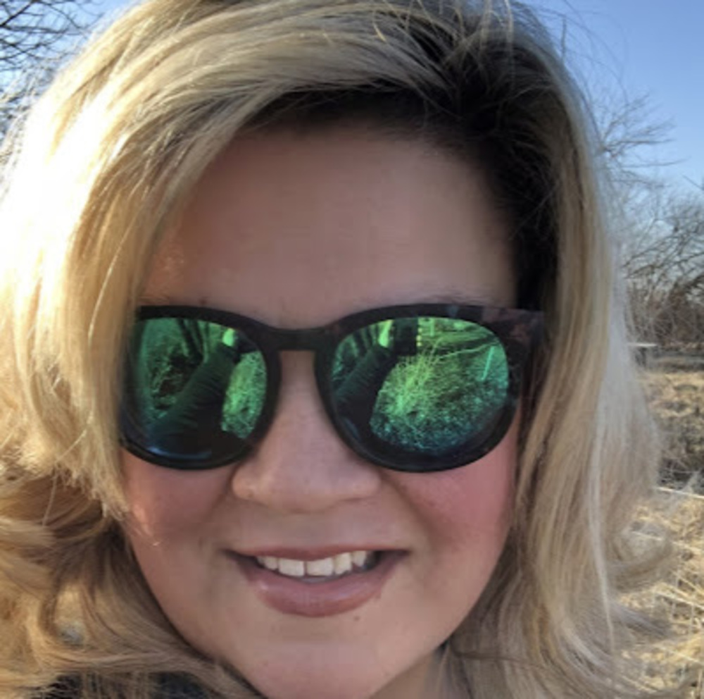 Meet your Posher, Courtney